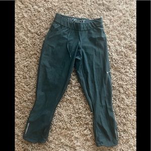Women’s Nike crop leggings